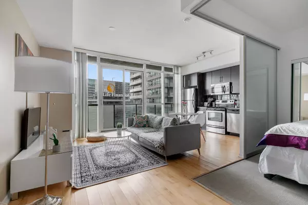 Toronto C01, ON M5J 0A7,65 Bremner BLVD #4311