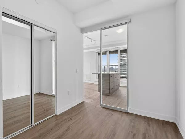 Toronto, ON M3C 0S4,1 Quarrington LN #1714