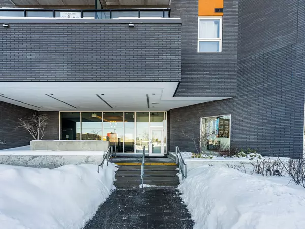 Barrie, ON L9J 0M1,430 Essa RD #217