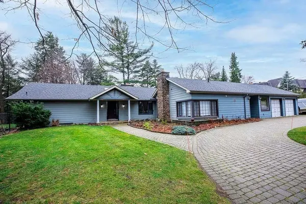 1356 Oak LN, Mississauga, ON L5H 2X7