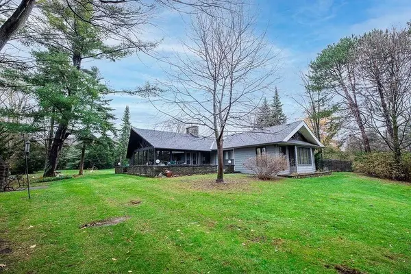 1356 Oak LN, Mississauga, ON L5H 2X7