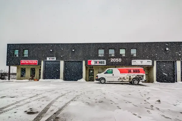 2050 Speers RD #1, Oakville, ON L6L 2X8