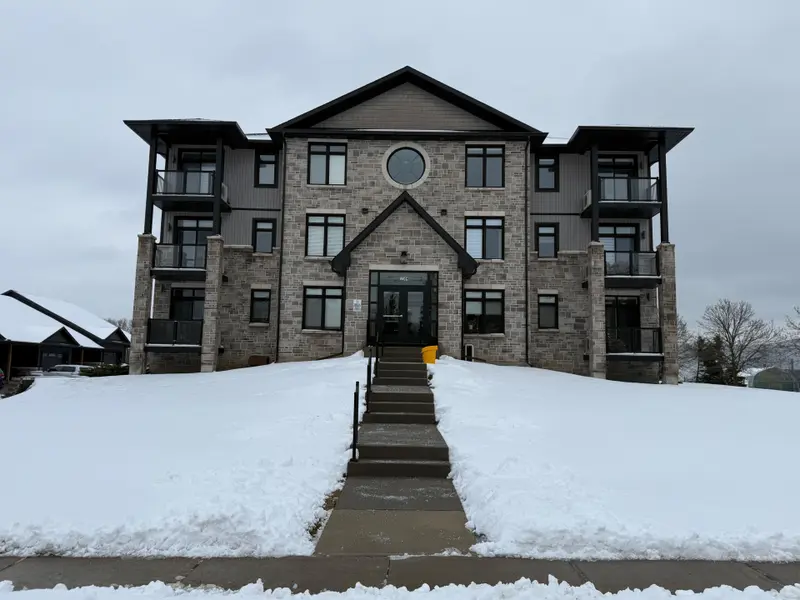 1109 Millwood AVE #302, Brockville, ON K6V 0C7