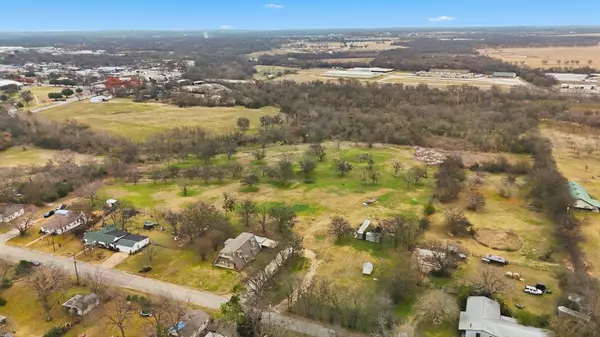 Cleburne, TX 76033,1401 Walnut Street