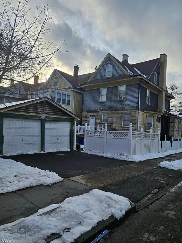 80 N Oraton Pkwy, East Orange City, NJ 07017