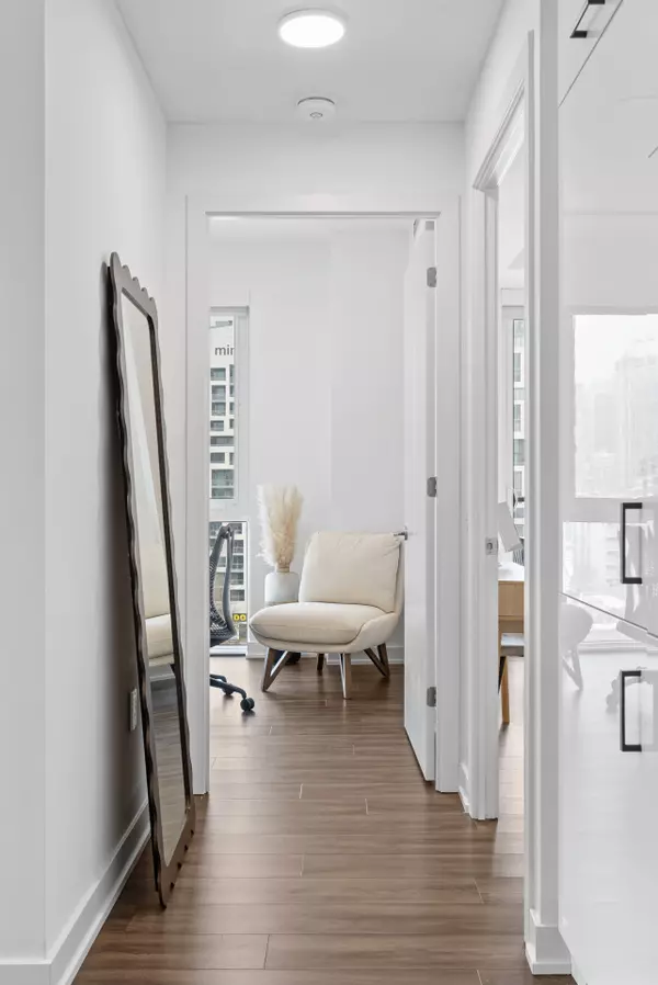 Toronto C01, ON M5V 3G4,9 Tecumseth ST #816