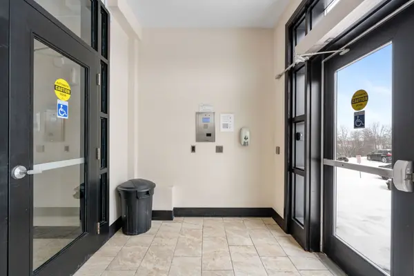 Brockville, ON K6V 0C7,1109 Millwood AVE #302