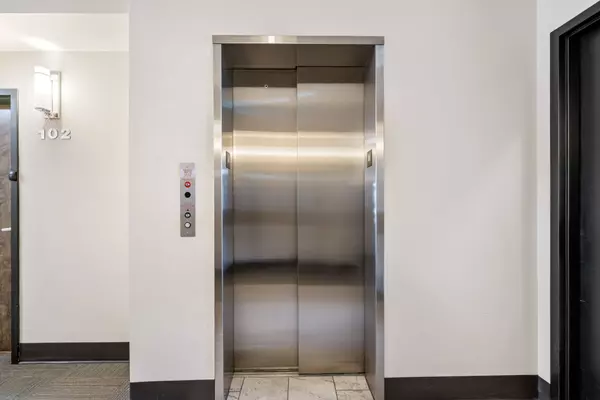 Brockville, ON K6V 0C7,1109 Millwood AVE #302