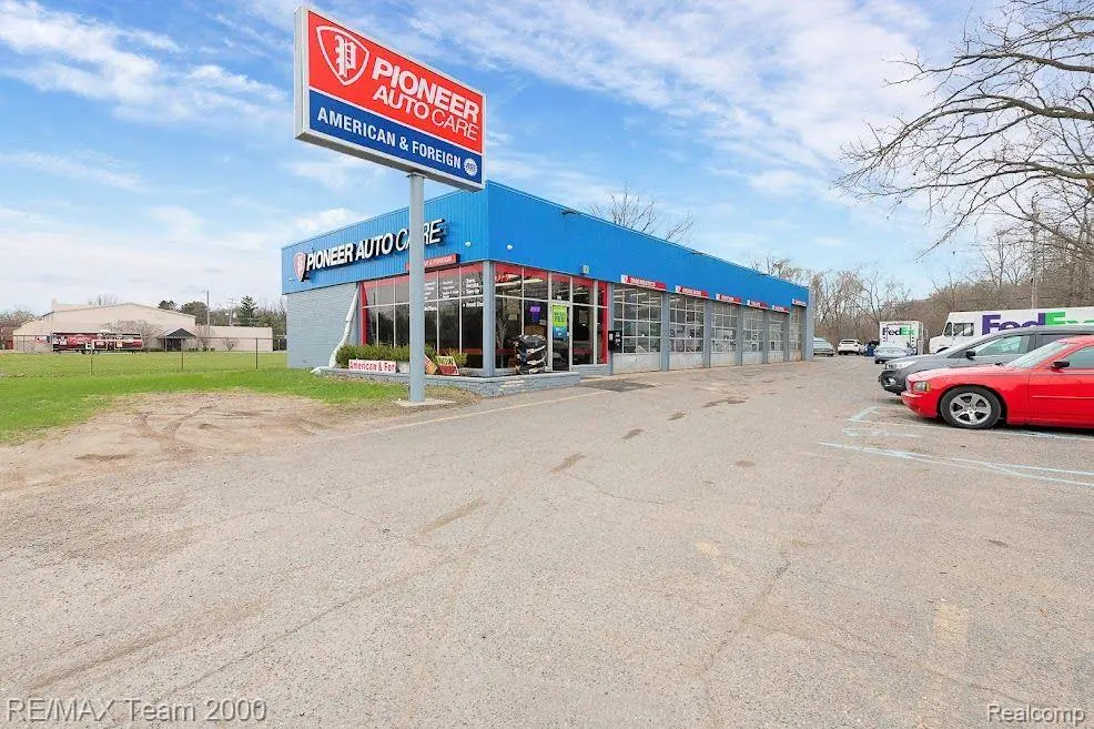 1803 N WAYNE RD, MI 48185