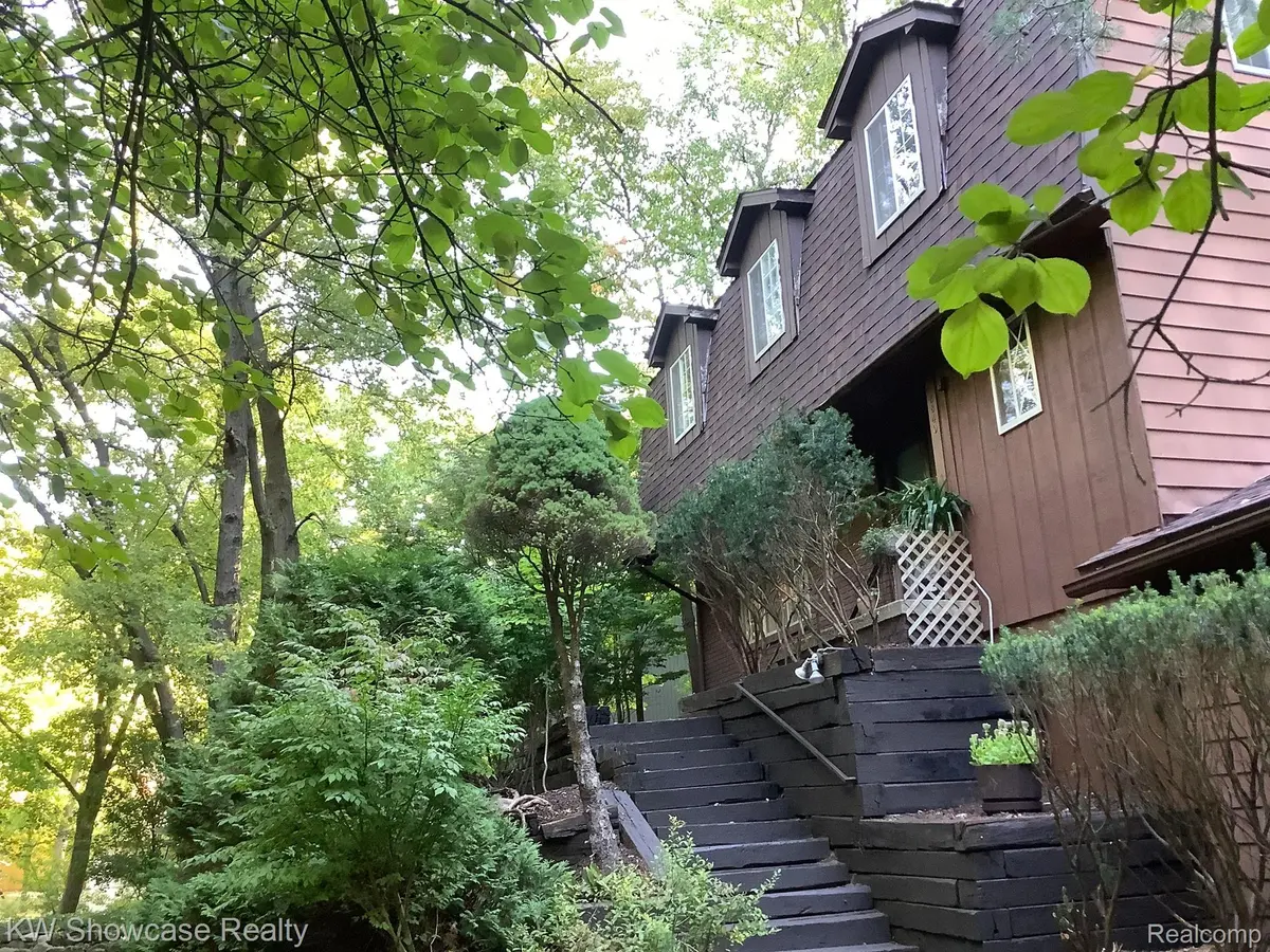 8840 MINNE WANNA RD, MI 48348