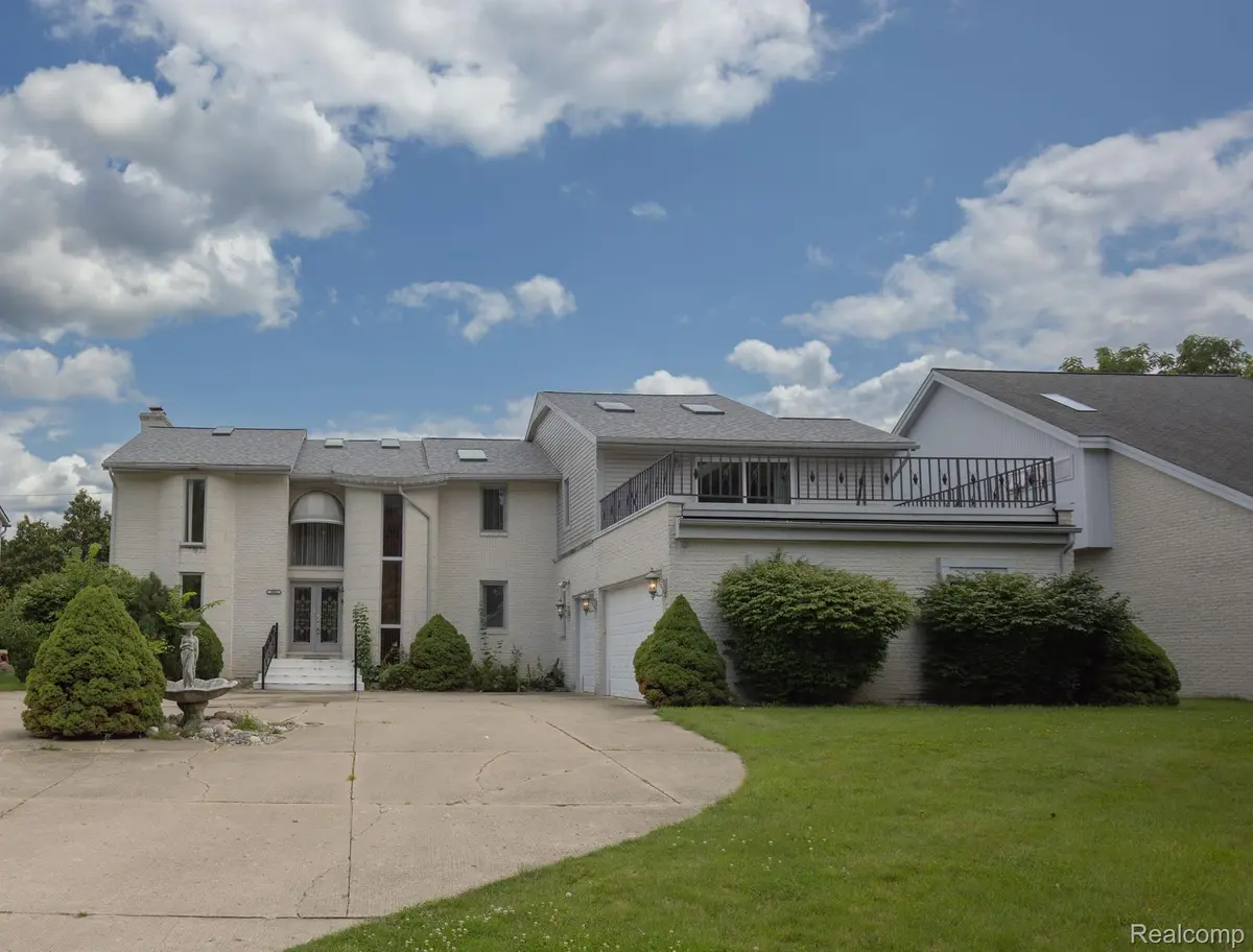 5881 NANEVA, West Bloomfield Twp, MI 48322