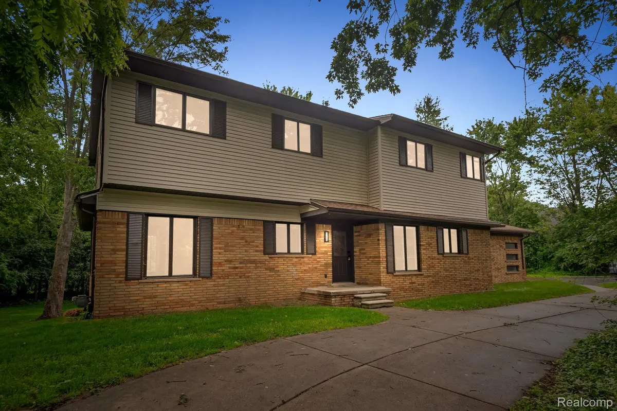 4866 Walnut Lake RD, Bloomfield Hills, MI 48301