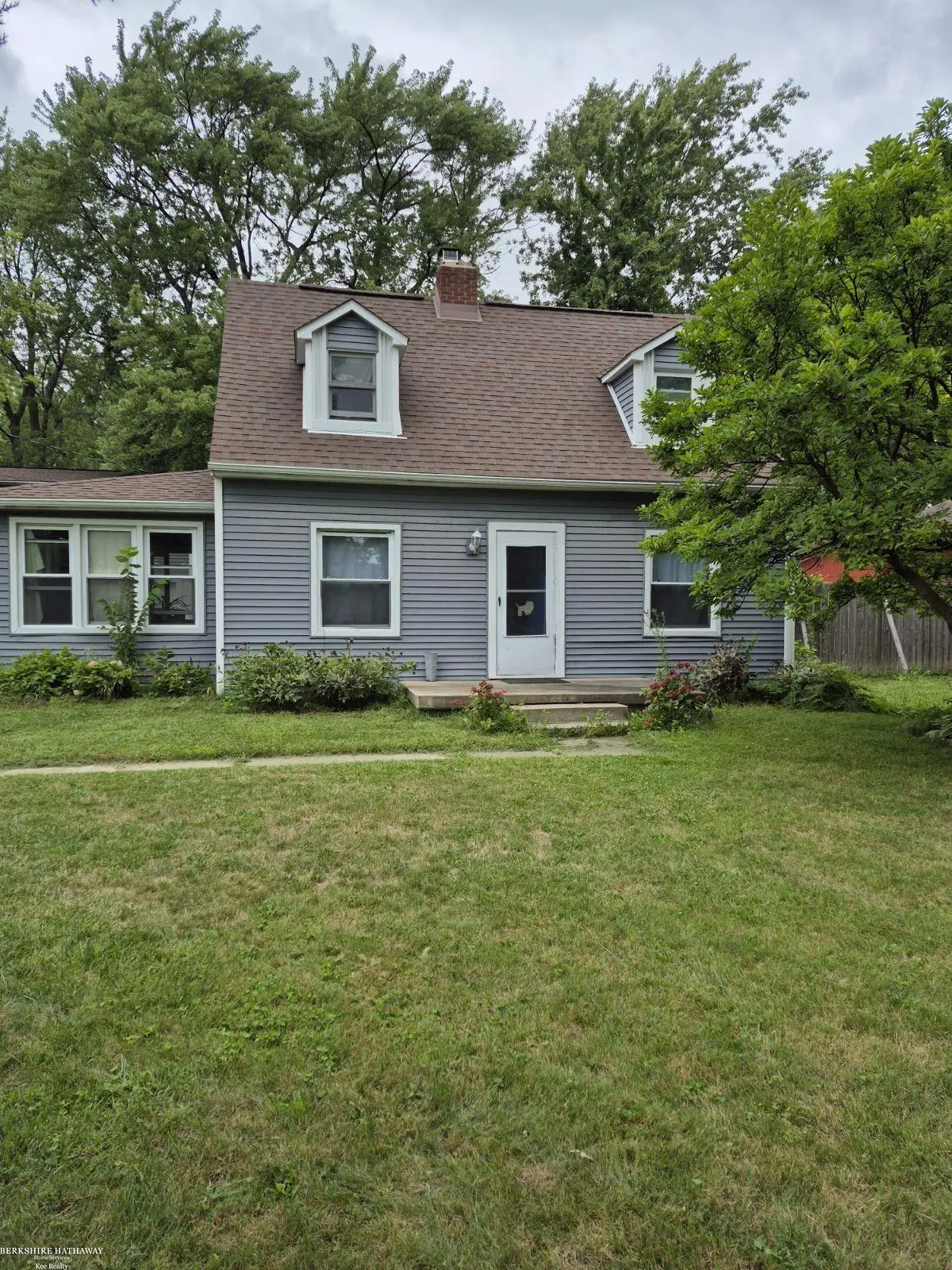 19375 McGill ST, Roseville, MI 48066