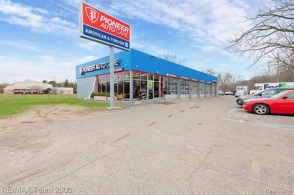 1803 N WAYNE RD, MI 48185