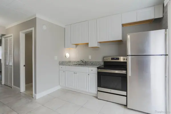 99 FLORAL AVE, Mt. Clemens, MI 48043