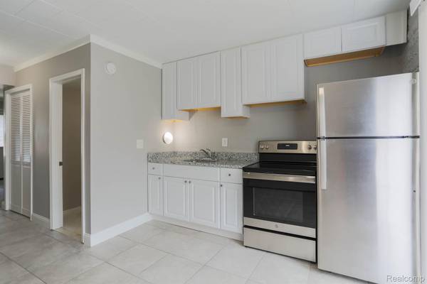 99 FLORAL AVE, Mt. Clemens, MI 48043