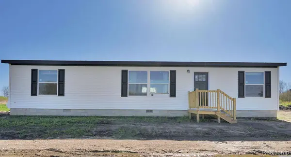 7376 CAPAC RD, Capac Village, MI 48097