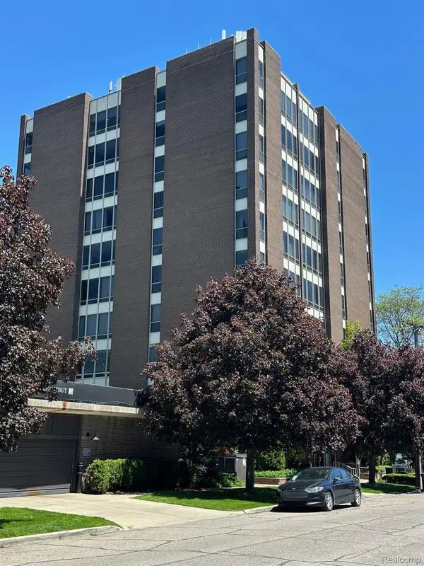 20 CHESTNUT ST #401 & 408, Wyandotte, MI 48192