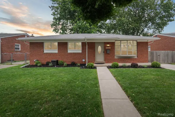 27260 NORMA DR, Warren, MI 48093