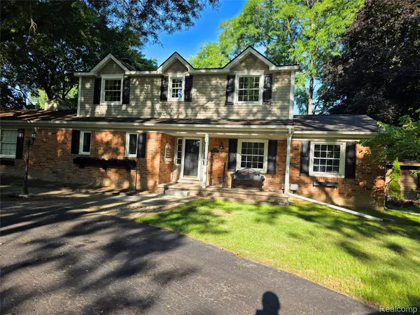 5352 W Doherty DR, West Bloomfield Charter Township, MI 48323