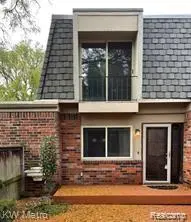 1012 STRATFORD LN, Bloomfield Hills, MI 48304