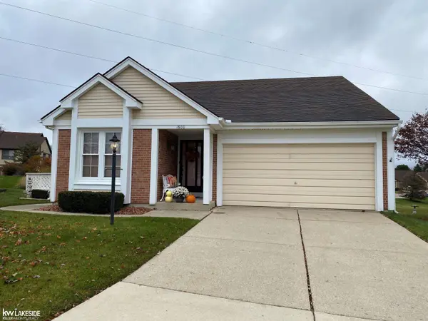 1600 Stonecrest DR, MI 48307