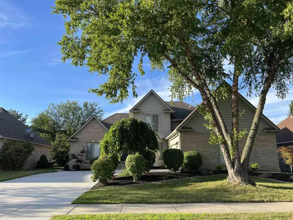 16301 Haverhill DR, Macomb Twp, MI 48044