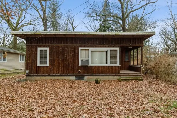 76 Pokagon TRL, Michiana Vllg, MI 49117