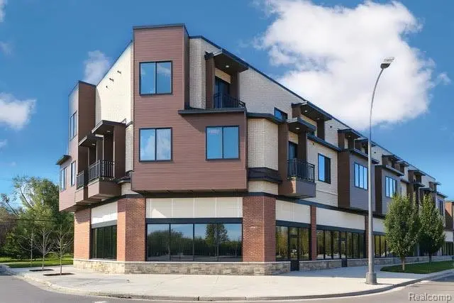 1760 E AUBURN RD #203, Rochester Hills, MI 48307