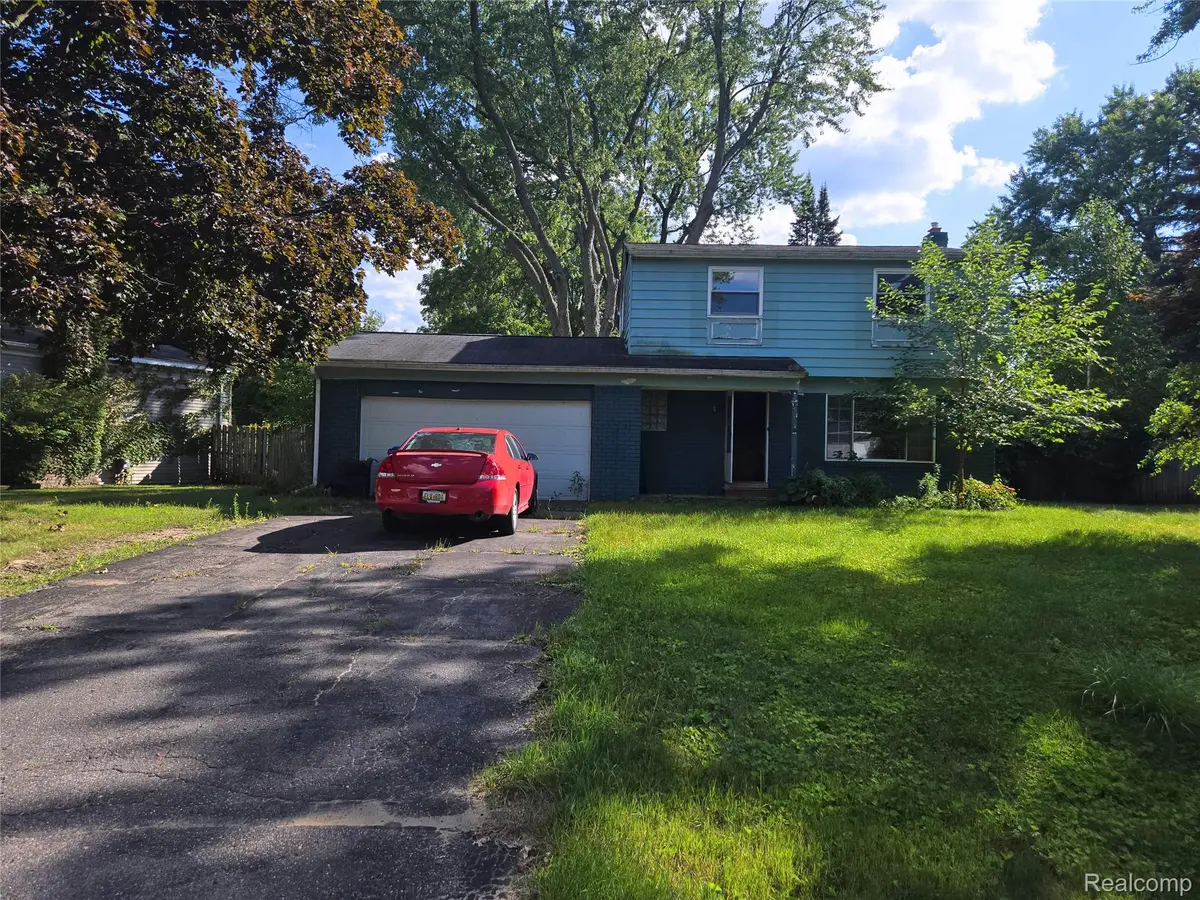 5969 Pleasant DR, Waterford Charter Township, MI 48329