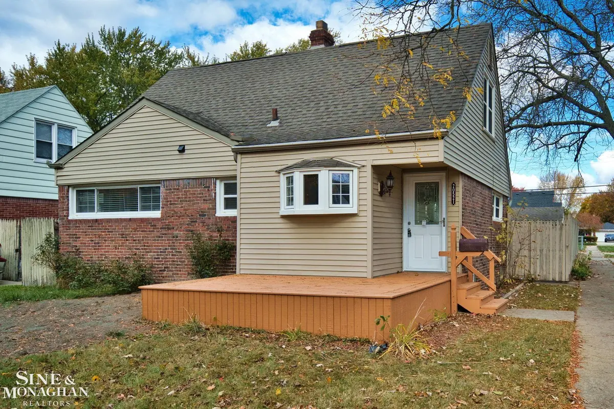 20521 Lancaster ST, Harper Woods, MI 48225