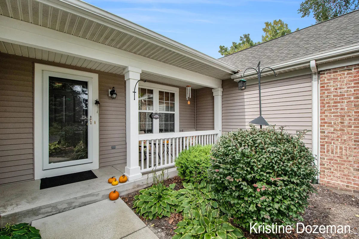 385 Abbey Mill DR SE, Ada Twp, MI 49301