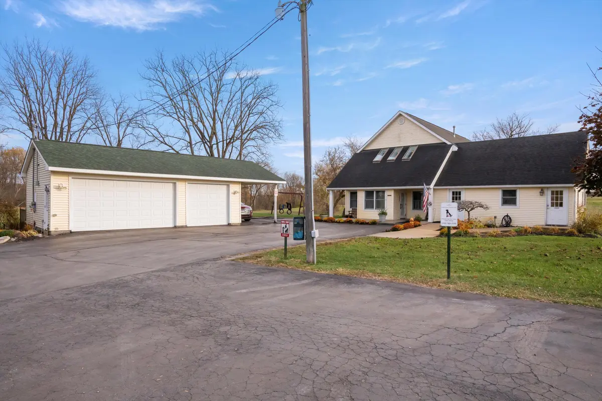 48525 Eight Mile RD W, Northville Twp, MI 48167