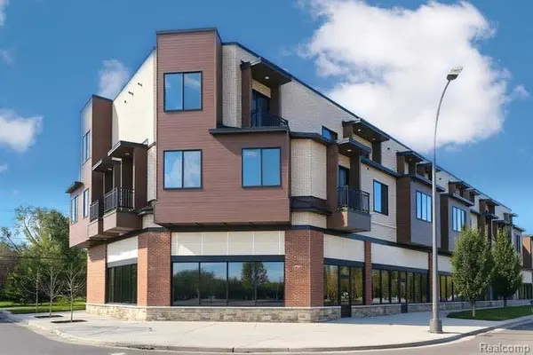 1760 E AUBURN RD #203, Rochester Hills, MI 48307