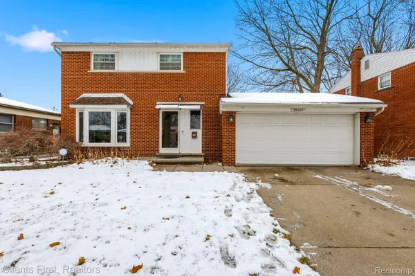 29337 Roan DR, Warren, MI 48093