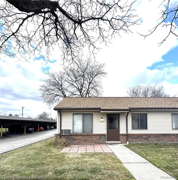 30010 Utica RD #16, Roseville, MI 48066