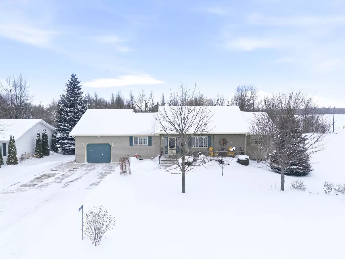 Bluewater, ON N0M 1G0,74767 Elm CRES