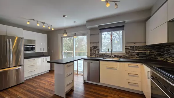 Toronto, ON M2H 3K6,9 Thimble Berry WAY