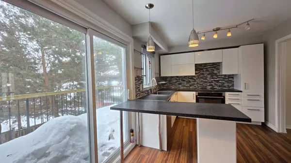 Toronto, ON M2H 3K6,9 Thimble Berry WAY