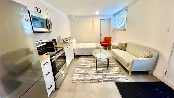 Georgina, ON L0E 1L0,930 Lake DR E #5