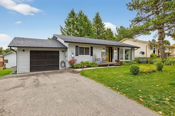 New Tecumseth, ON L0G 1W0,72 Tecumseth Pines DR