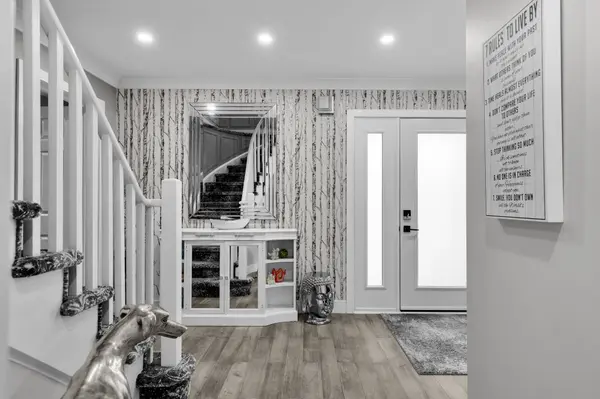 99 Johnson ST, Orillia, ON L3V 7R7