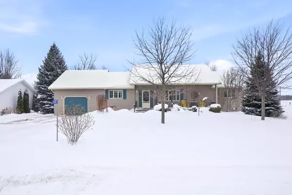 Bluewater, ON N0M 1G0,74767 Elm CRES