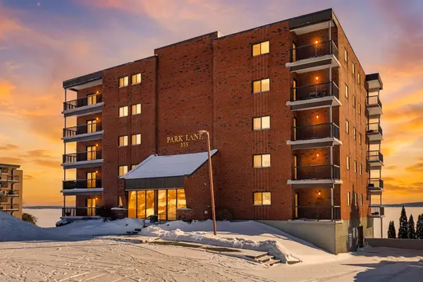 235 South ST S #302, Gananoque, ON K7G 1A4