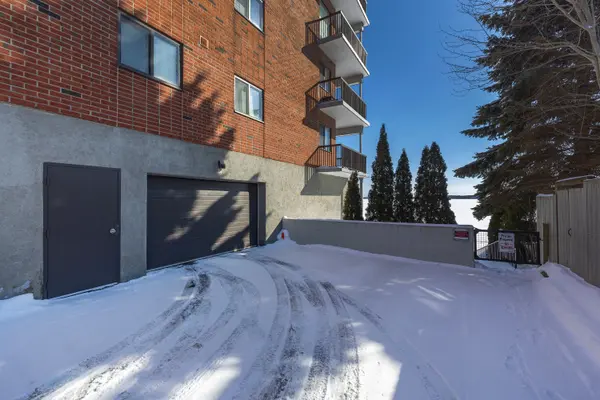 Gananoque, ON K7G 1A4,235 South ST S #302