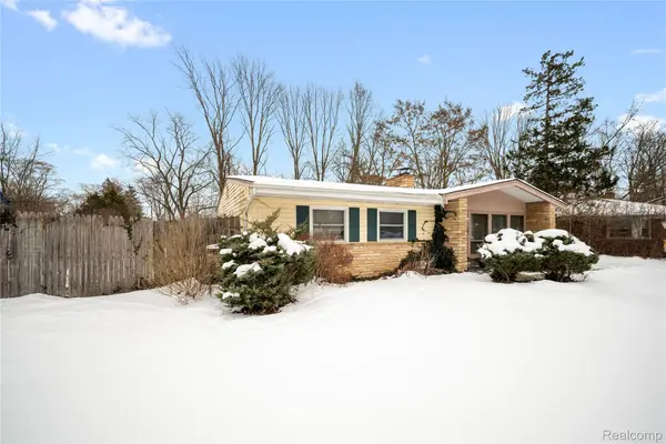 29266 Southgate DR, Southfield, MI 48076