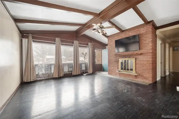 29266 Southgate DR, Southfield, MI 48076