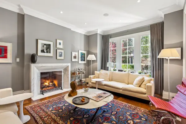 33 Bayview Wood, Toronto C12, ON M4N 1R8