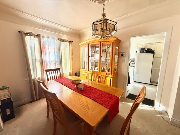 17 Lyons AVE, Welland, ON L3B 1L8