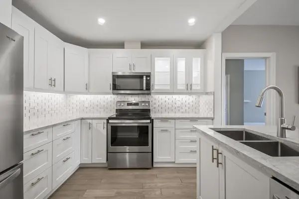 110 Steamship Bay RD #403, Gravenhurst, ON P1P 1Z9